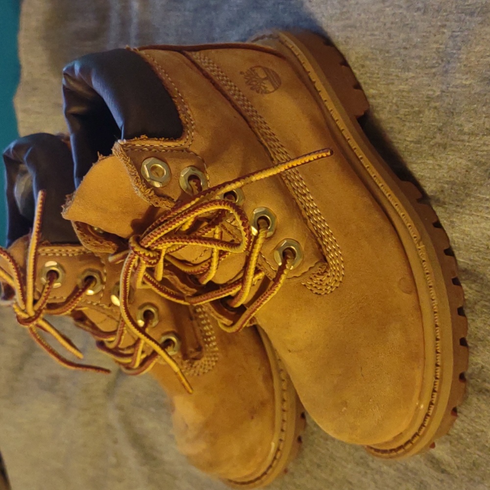 Toddler timberland boots sz7M like new